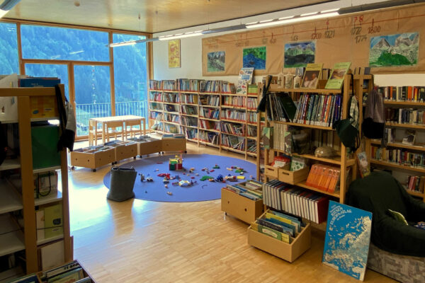 Bibliothek-GS-Rabenstein-001